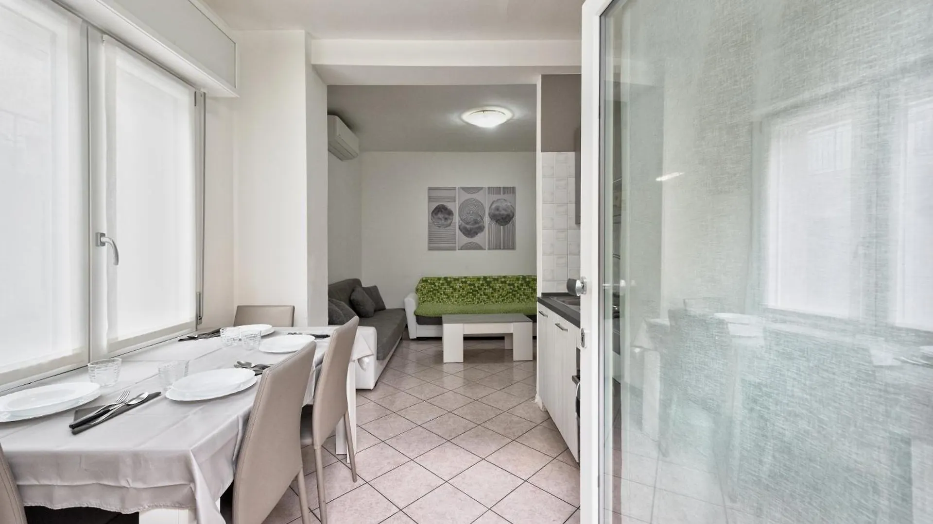 Marila Deluxe, Patio Con Idromassaggio Lägenhet Lido di Jesolo 0*,